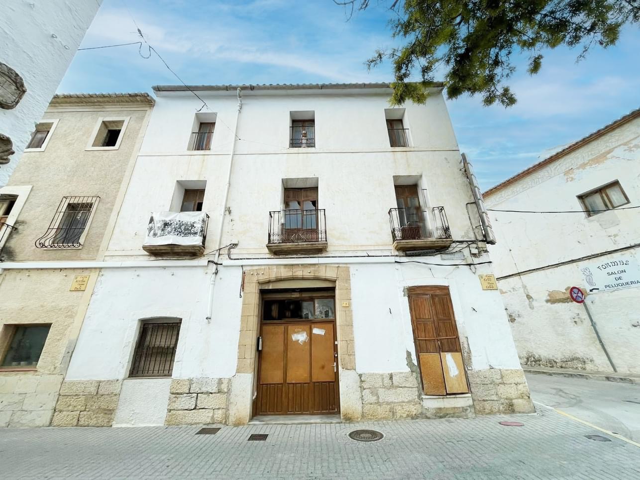 Townhouse to renovate Teulada