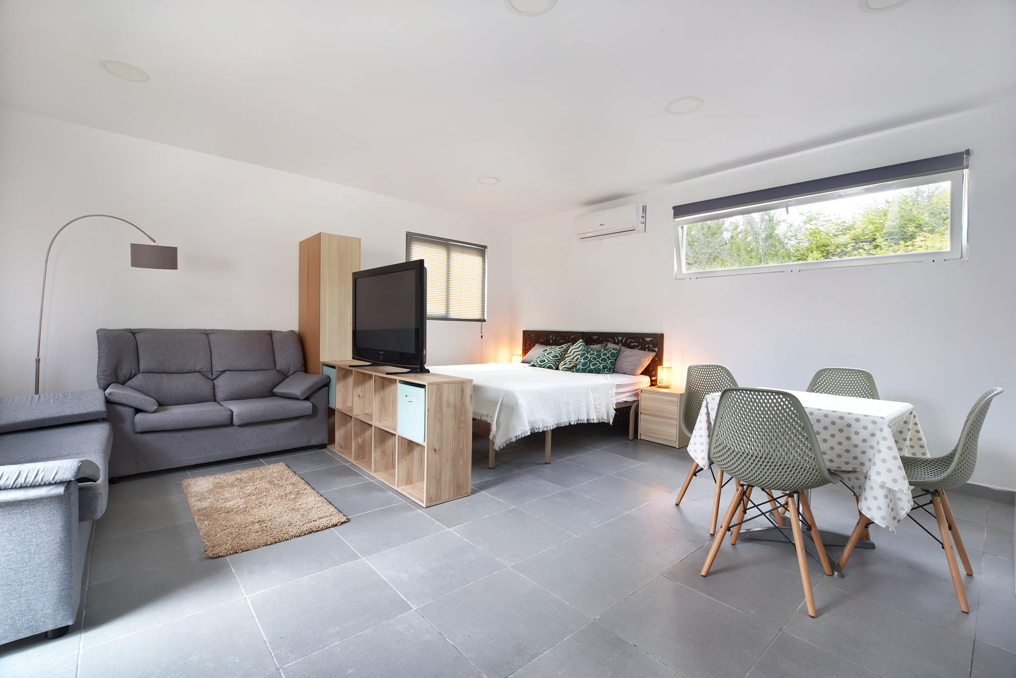 https://harrishomes.es/wp-content/uploads/2025/06/Guesthouse-mini.jpg