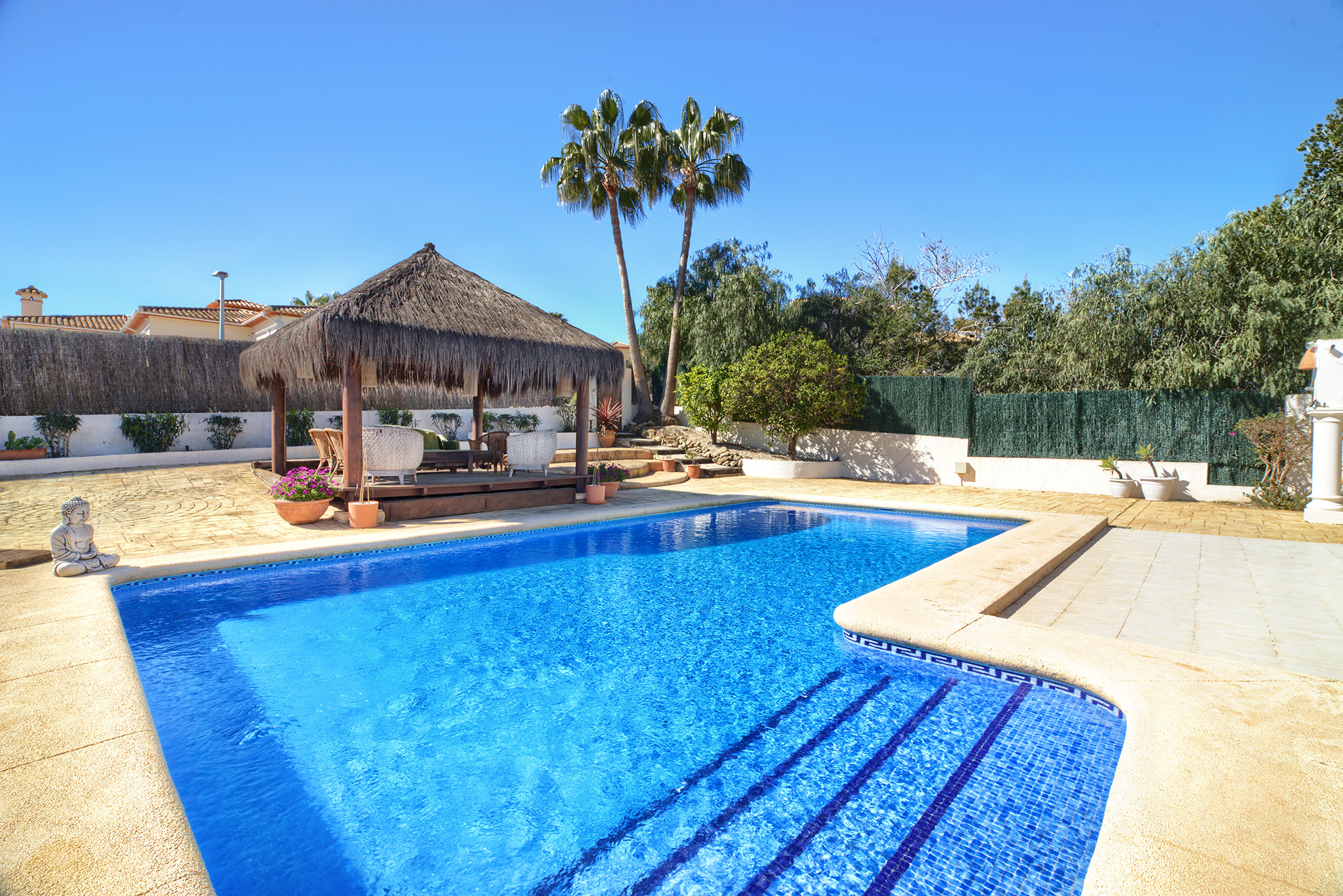 https://harrishomes.es/wp-content/uploads/2025/06/Swimming-pool-1-mini.jpg