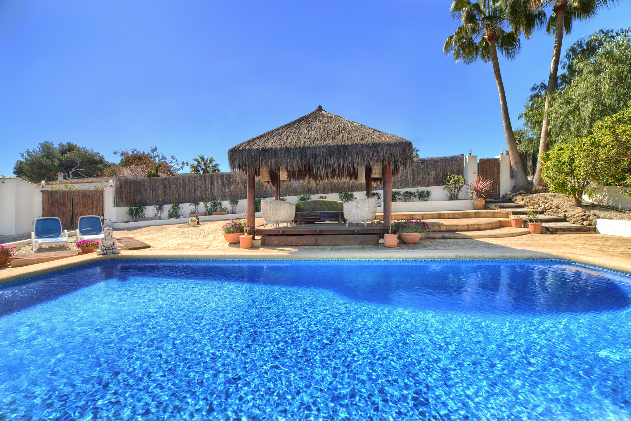 https://harrishomes.es/wp-content/uploads/2025/06/Swimming-pool-and-bali-house-mini.jpg