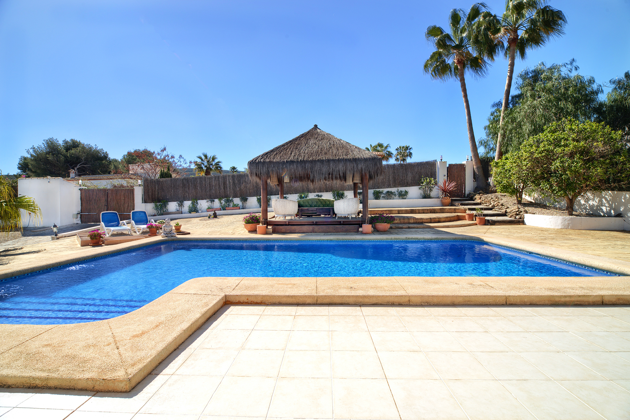 https://harrishomes.es/wp-content/uploads/2025/06/Swimming-pool-mini.jpg