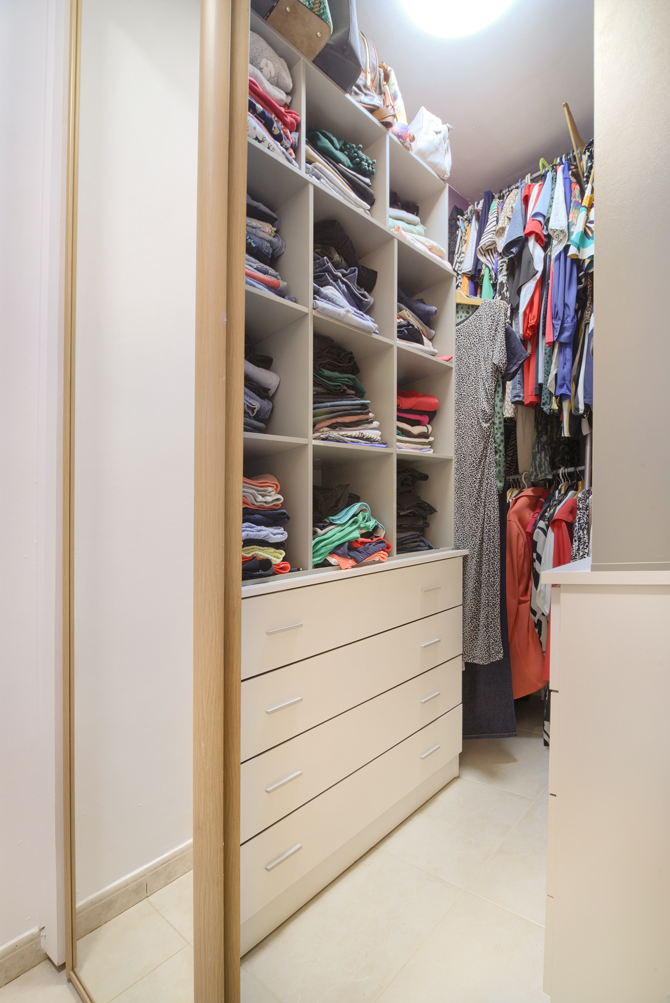https://harrishomes.es/wp-content/uploads/2025/06/Wardrobe-mini.jpg
